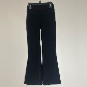 Girls Old Navy Active High-Rise Black Flare Pants, Size L (10-12)